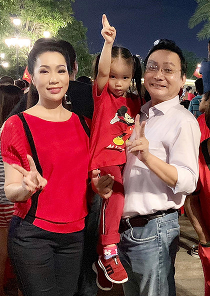 Bỏ siêu xe tiền tỷ ở nhà, đây là cách Cường Đô La và sao Việt đi "bão" - 8