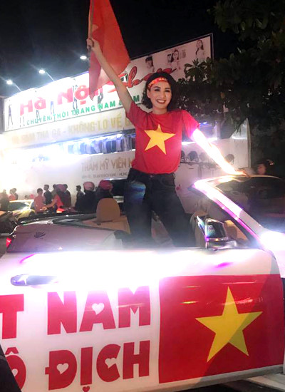 Bỏ siêu xe tiền tỷ ở nhà, đây là cách Cường Đô La và sao Việt đi "bão" - 4