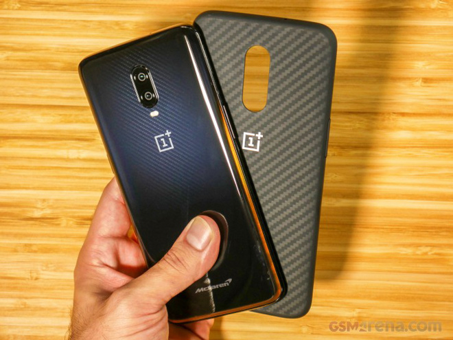 So sánh OnePlus 6T McLaren và OnePlus 6T - 3