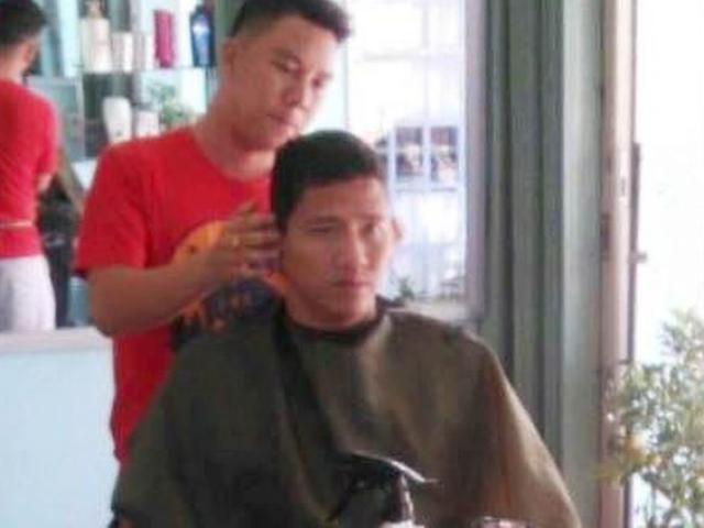 Tin tức trong ngày - Người chuyên cắt tóc cho cầu thủ bóng đá: Anh Đức là người hoàn hảo