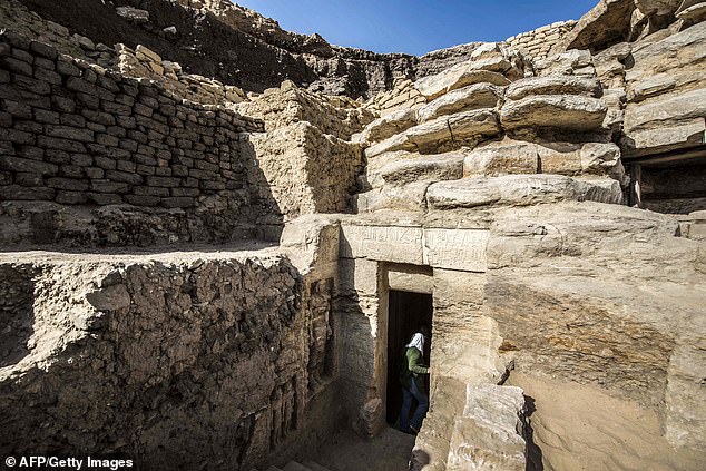 Phát hiện ngôi mộ cổ 4.400 tuổi có một không hai ở Ai Cập - 1