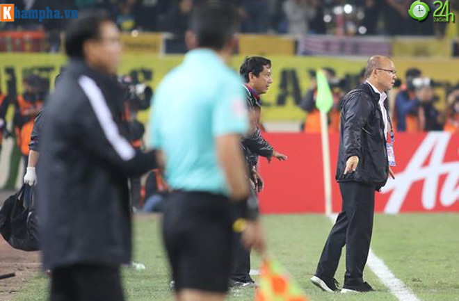 Thầy Park bật khóc trong niềm vui tột độ ĐT Việt Nam xưng vương AFF Cup - 2