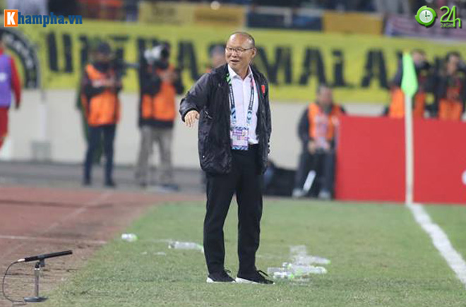 Thầy Park bật khóc trong niềm vui tột độ ĐT Việt Nam xưng vương AFF Cup - 4