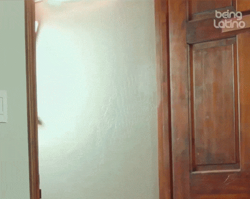 Chàng trai quyết ngăn người yêu mặc "mát mẻ" khi ra đường - 3