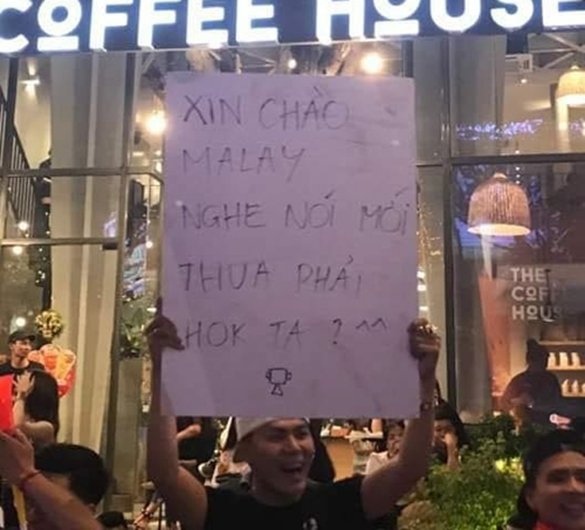 Khẽ chạm vào nỗi đau.