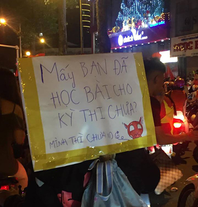 Thi cử gì giờ này, để mai tính nhé.