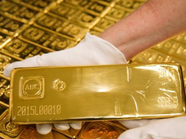 Tài chính - Bất động sản - Giá vàng hôm nay 17/12: Vàng rơi khỏi đỉnh 5 tháng