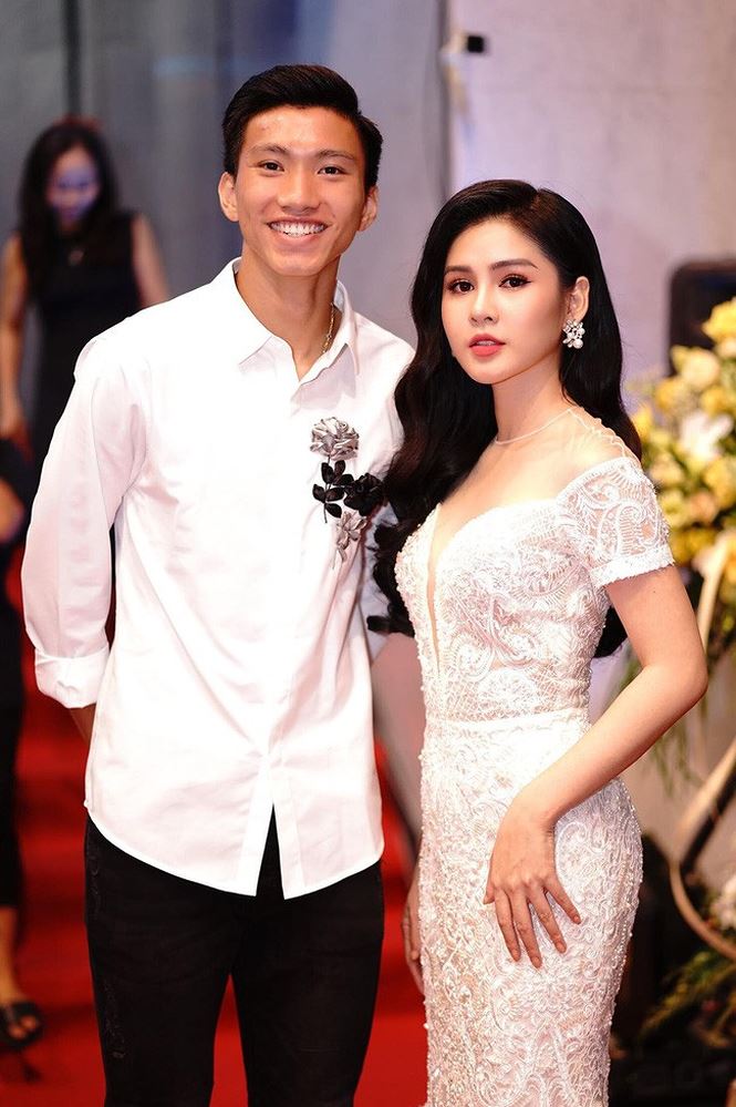 MC xinh đẹp bên cạnh HLV Park Hang Seo "gây sốt" tại Hàn - 2