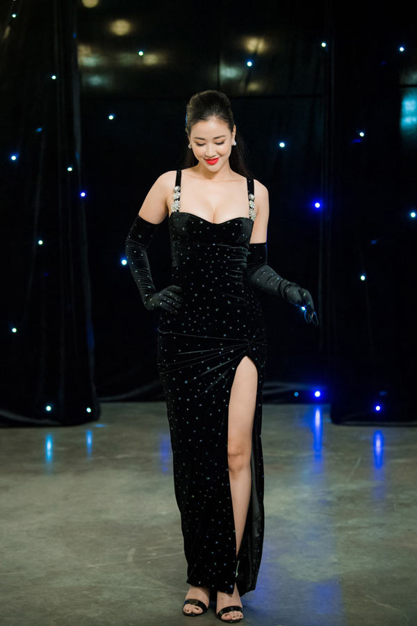 Mặc tiết trời rét buốt, bà xã Tuấn Hưng vẫn diện váy gợi cảm - 4