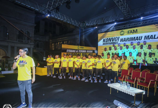 AFF Cup: Malaysia thua Việt Nam về nước, triệu fan làm điều không ngờ - 8