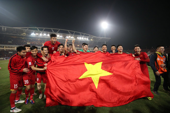 Trên đỉnh vinh quang, nhìn lại để bay cao hơn - 4