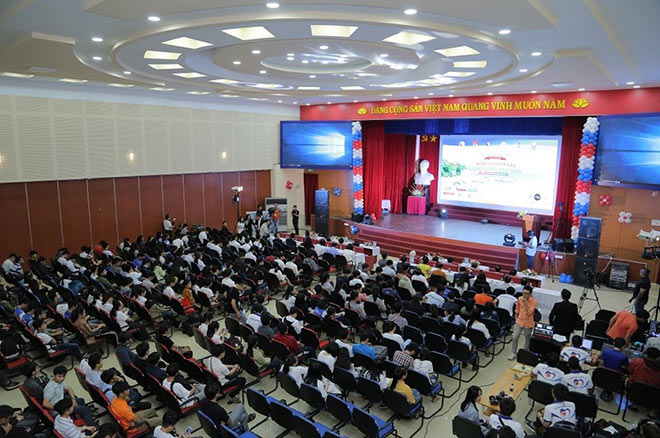 “Đại sứ Đại dương xanh” lan toả tình yêu Biển Đảo đến với sinh viên - 1