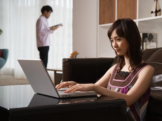 Bạn trẻ - Cuộc sống - Tái mặt vì vợ đột nhập trang cá nhân, khoe "năng lực giường chiếu" với nữ đồng nghiệp