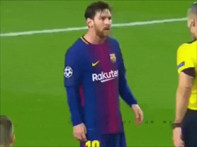 Video Clip Cười - Làm trọng tài bóng đá cũng "khốn đốn" lắm chứ!