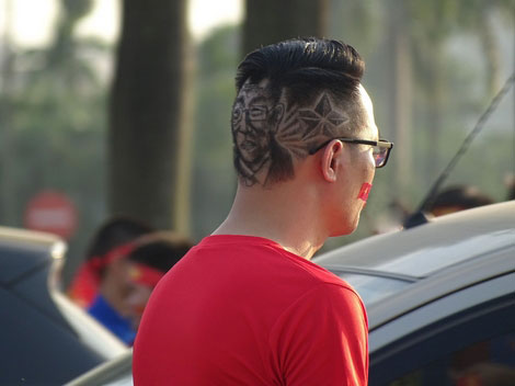 9x khởi đầu trào lưu "khắc" hình lên tóc cổ vũ Đội tuyển Việt Nam - 2