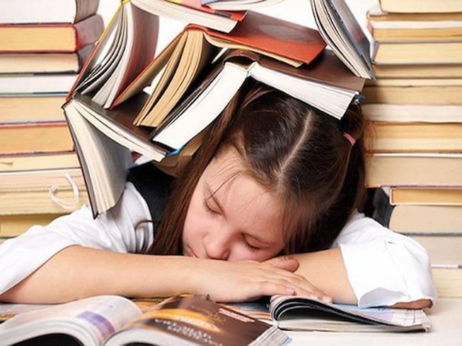 'Ba nói 9 điểm là làm xấu hổ cho ba con!' - 1