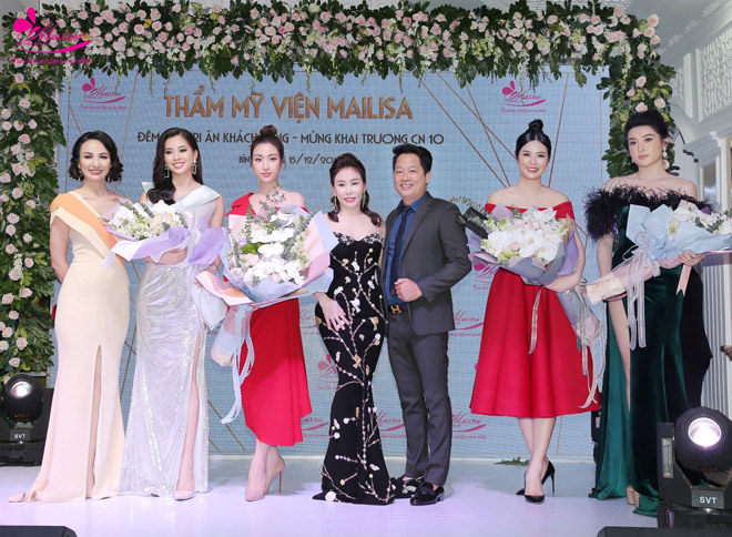 Nữ doanh nhân tự tin khi đứng chung với dàn Hoa hậu, Á hậu hàng đầu Việt Nam - 1
