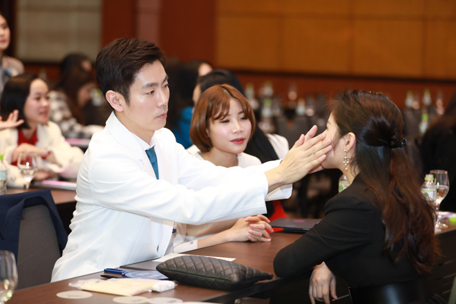 Bà chủ spa Thu Linh khoe sắc bên cạnh Phương Oanh “Quỳnh búp bê”, người mẫu Ngô Thanh Thùy - 7