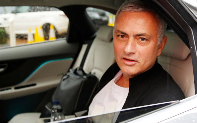 MU sa thải Mourinho: Ngỡ ngàng người thay thế, trang chủ vô tình xác nhận - 1