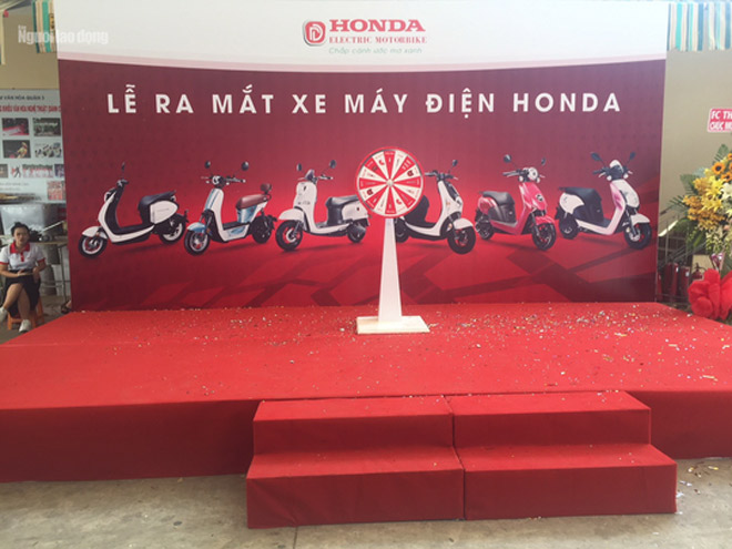 Ra mắt xe máy điện Honda nhưng Honda Việt Nam không biết - 1