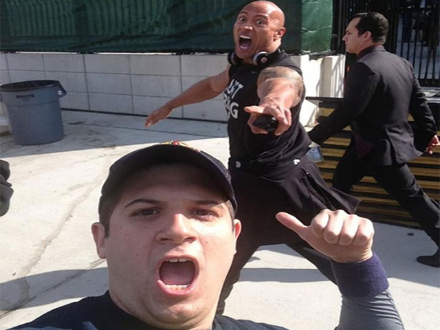 Tranh vui - Hài hước bị người nổi tiếng phá đám khi đang "tự sướng"