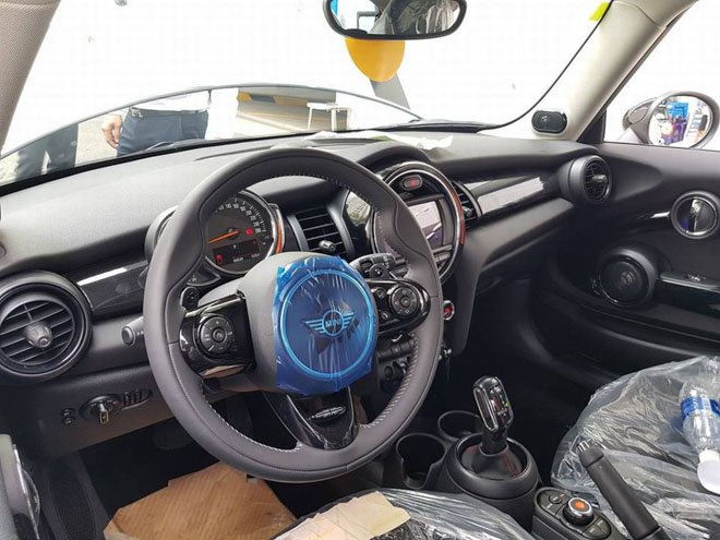 Hình ảnh Mini Cooper S 2019 bản mui trần vừa cập cảng Việt Nam - 3
