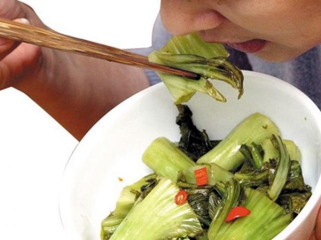 Sức khỏe đời sống - Sự thật thông tin ăn dưa cà muối gây ung thư đại tràng