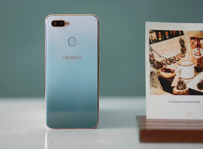 Oppo ra mắt F9 phiên bản đặc biệt xanh phỉ thúy - 2