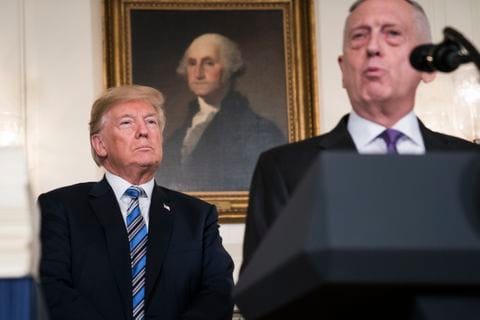 Bão tố bủa vây Trump ở Washington vì Bộ trưởng Mattis từ chức - 1