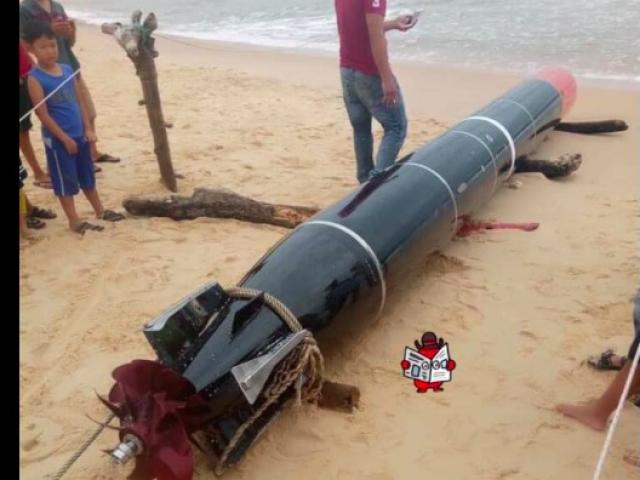 Tin tức trong ngày - Nóng 24h qua: Xác minh vật thể lạ trôi dạt trên biển ở Phú Yên