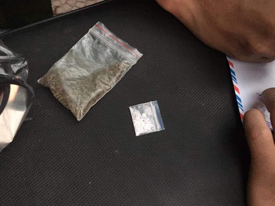 Có tật giật mình, thanh niên vứt xe máy "thi chạy" với công an - 2