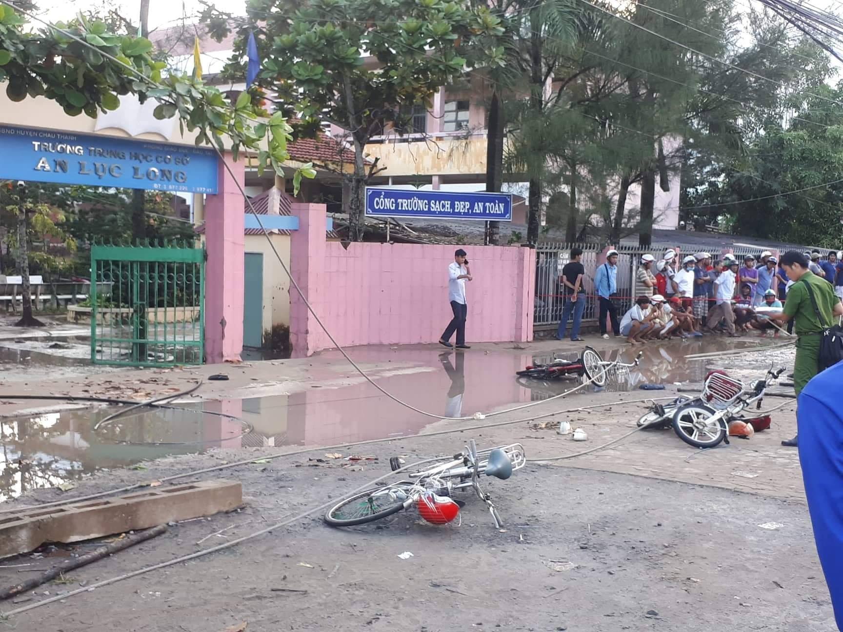 Những tai nạn từ "trên trời rơi xuống" khiến người dân khiếp đảm - 3