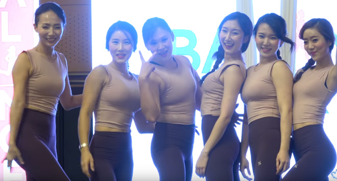 Dàn mỹ nhân Yoga mặc &#34;xuyên thấu&#34; gây đỏ mặt: Vẫn thua tiên nữ gợi cảm - 3