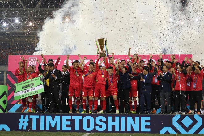Ngã ngửa thứ hạng FIFA của ĐT Việt Nam: Vì sao vô địch AFF Cup vẫn thứ 100? - 1