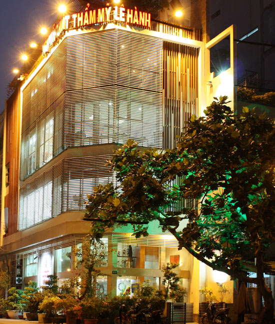 PGS-TS. BS. Lê Hành: Những thành tựu và trăn trở về ngành phẫu thuật tạo hình thẩm mỹ Việt Nam - 2