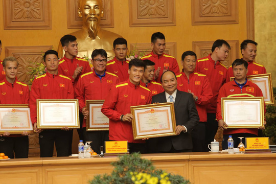 Thủ tướng Nguyễn Xuân Phúc: Niềm tin vào đội tuyển Việt Nam rất lớn - 4