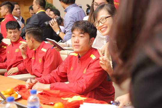 Thủ tướng Nguyễn Xuân Phúc: Niềm tin vào đội tuyển Việt Nam rất lớn - 14