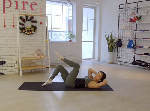 &#34;Nữ hoàng phòng gym Hà thành&#34; chỉ cách tập xoá nỗi lo bụng hình vuông - 7