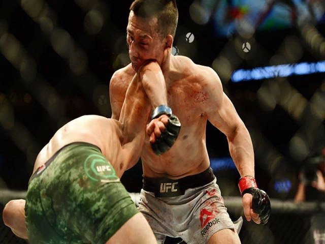 5 cú knock-out ”tử thần” UFC 2018: ”Thiên thần tung cánh” là số một