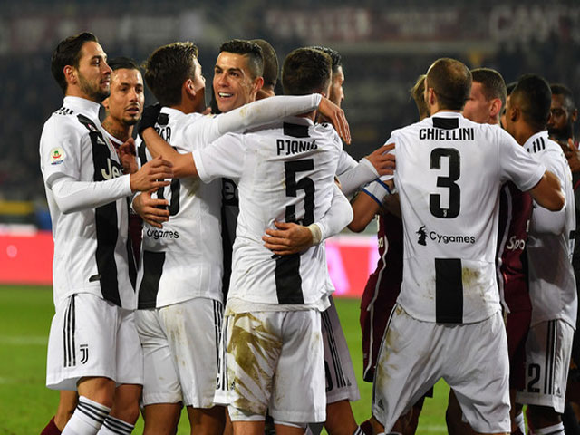 Juventus lập siêu kỷ lục dù Ronaldo ”tịt ngòi”: Cả châu Âu phải nể phục