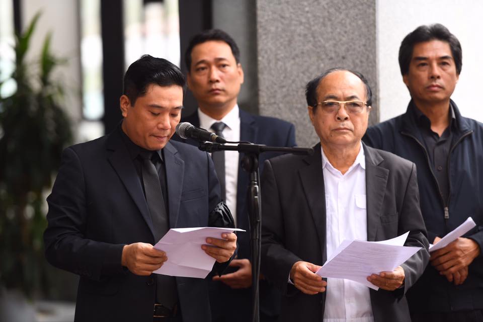 Xuân Bắc và các nghệ sĩ thương khóc cố NSND Anh Tú về với đất - 10