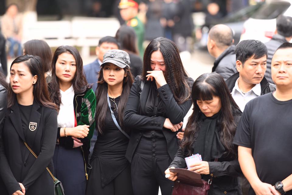 Xuân Bắc và các nghệ sĩ thương khóc cố NSND Anh Tú về với đất - 12