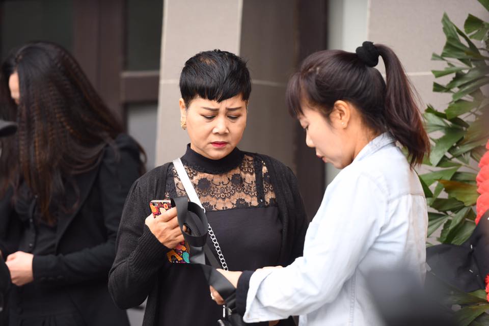 Xuân Bắc và các nghệ sĩ thương khóc cố NSND Anh Tú về với đất - 13