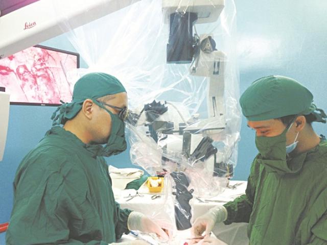 Sức khỏe đời sống - Dở khóc dở cười chuyện nam giới tự giải quyết trục trặc sinh lý