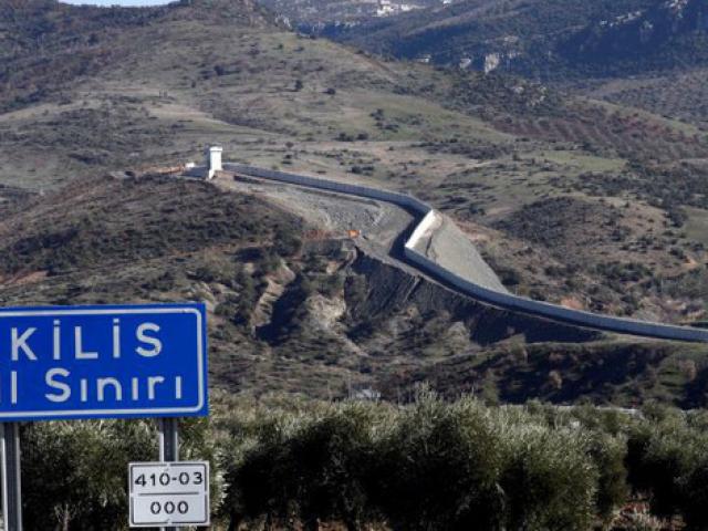 Thế giới - Mỹ chưa rút, Thổ Nhĩ Kỳ đã rầm rộ đưa quân vào Syria