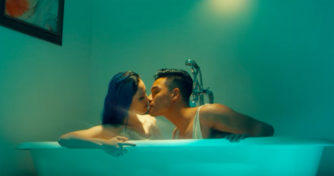 Giọng ca "Người lạ ơi" tung clip 18+ sau vụ té sấp mặt ở Hàn Quốc - 4