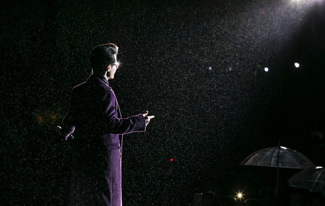 Hàng nghìn người đội mưa rét xem Hà Anh Tuấn hát ở Đà Lạt - 4