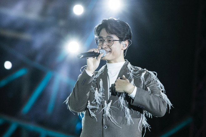 Hàng nghìn người đội mưa rét xem Hà Anh Tuấn hát ở Đà Lạt - 8