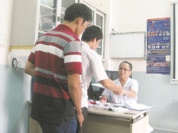 Dở khóc dở cười chuyện nam giới tự giải quyết trục trặc sinh lý - 1