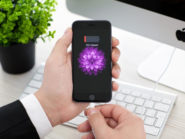 Thời trang Hi-tech - Apple kéo dài thời gian giảm giá thay pin iPhone, an ủi iFan